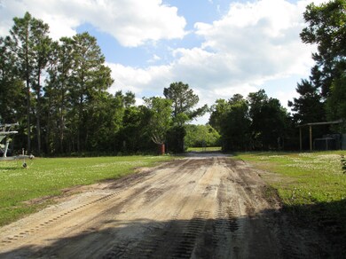 Private Lane to Property off Mullens Dr