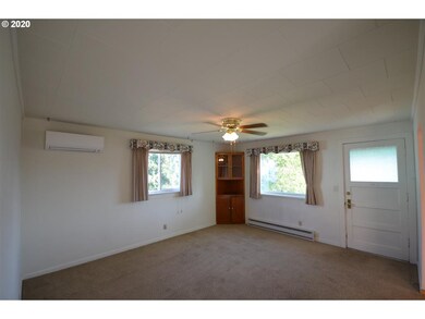 310 W 16th St, the Dalles, OR 97058 - photo 4