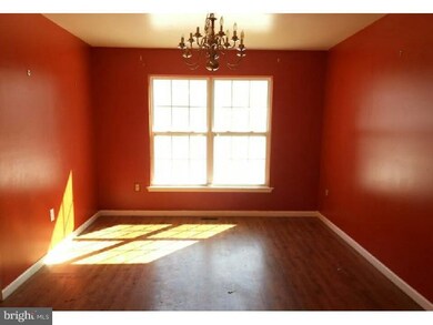 323 Crystal Rock Rd, Reading, PA 19605 - photo 4