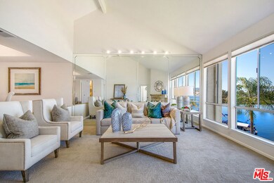 Great room with vaulted ceilings