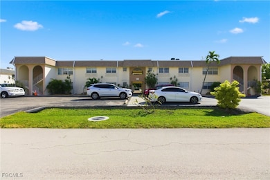 4931 Vincennes Ct unit 4, Cape Coral, FL 33904 - photo 2