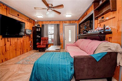 8625 Fish Lake Rd, Tampa, FL 33619 - photo 3