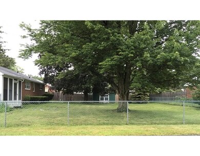 23 Dale St, Holyoke, MA 01040 - photo 4