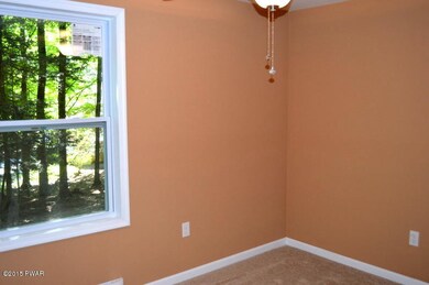 1009 Red Hawk Dr, Lake Ariel, PA 18436 - photo 6