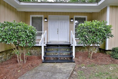 FRONT ENTRY/PORCH