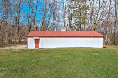Large Outbuilding!!