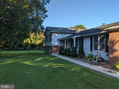 3321 Paprika Ct, Adamstown, MD 21710 - photo 2