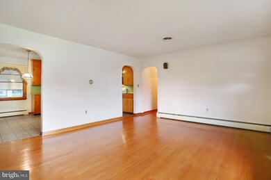 17537 Woodlawn Dr, Hagerstown, MD 21740 - photo 6