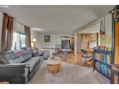 73859 Cedar Grove Dr, Clatskanie, OR 97016 - photo 6