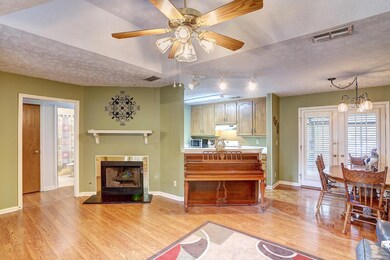 Cozy Fireplace!