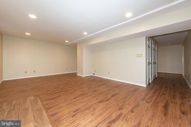 17 Peach Leaf Ct, North Potomac, MD 20878 - photo 3