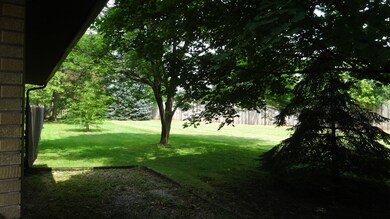 250 Melrose Ave, Elmhurst, IL 60126 - photo 2