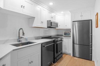 53 Warren St unit 210, Newburyport, MA 01950 - photo 6