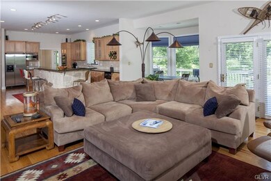 4907 Harvest Ln, Zionsville, PA 18092 - photo 3