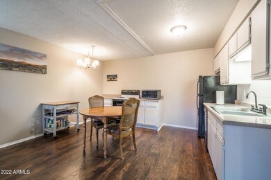 1440 Idaho 2041 - 14Kitchen