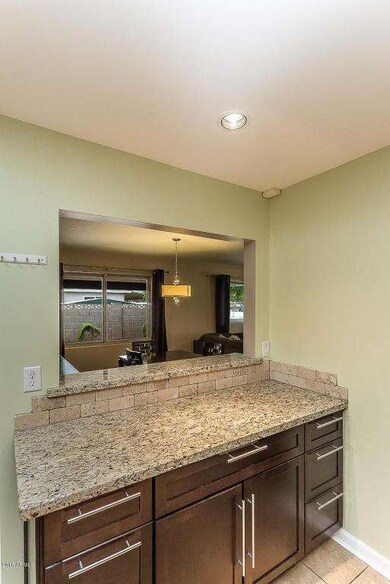 4229 N 34th St-10