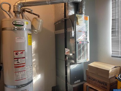 627 W Main St, Sheridan, OR 97378 - photo 4