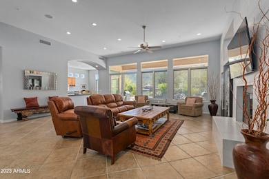 007_Living Room