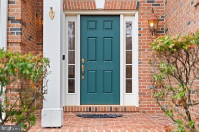 7927 Bressingham Dr, Fairfax Station, VA 22039 - photo 4