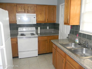 1738 El Prado Rd unit 8, Jacksonville, FL 32216 - photo 3