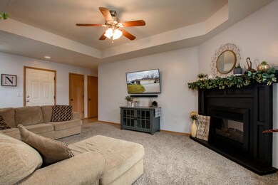 Charlie 690 W Danielle St-1