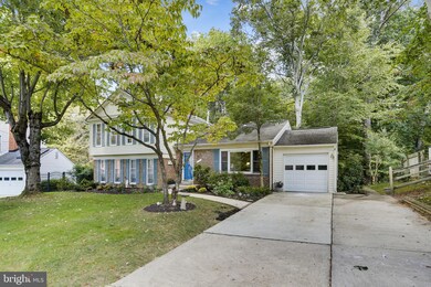 14203 Castaway Dr, Rockville, MD 20853 - photo 2