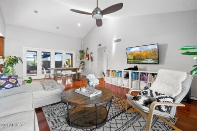 04-Family Room