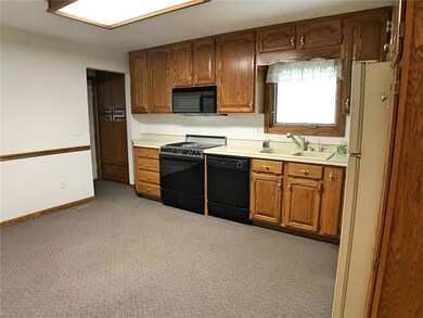 203 S Montgomery St, Colfax, IA 50054 - photo 5