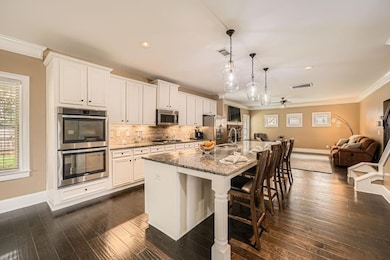 Double-oven, 12 foot island