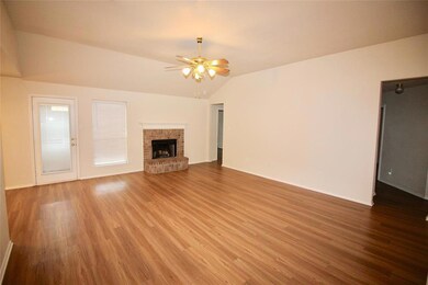 321 Wintergreen Ct, Weatherford, TX 76085 - photo 2