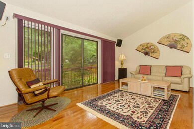 15 Locks Pond Ct, Potomac, MD 20854 - photo 4