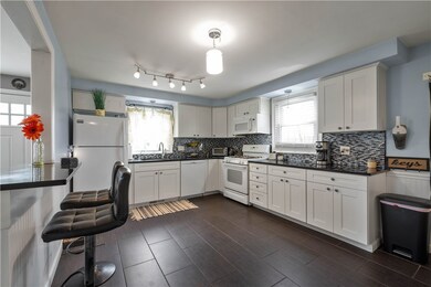 21 Muriel Ave, North Providence, RI 02911 - photo 4