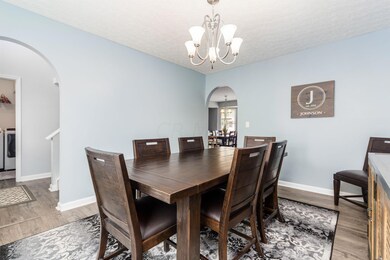 Dining Room w/Arched Doorways