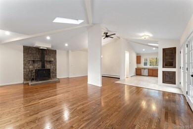 54-58 de Liso Ln unit 54, Mahopac, NY 10541 - photo 3