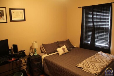 2321 SW Madeline Ln, Topeka, KS 66614 - photo 5