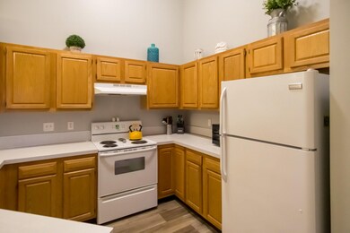 6593 Clover Ct-28