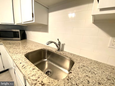 228 Wyndham Place, Trenton, NJ 08691 - photo 4