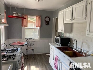 2607 W 71st St, Davenport, IA 52806 - photo 6