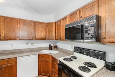 999 41st Ave NE unit 311, Columbia Heights, MN 55421 - photo 6