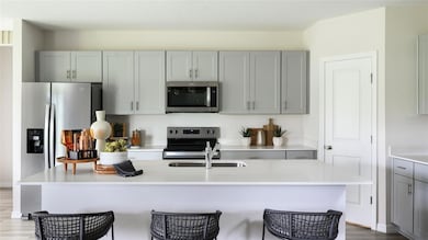 36743 Sagemoor Dr, Zephyrhills, FL 33541 - photo 3