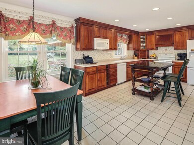 545 Valley View Rd, Towson, MD 21286 - photo 2