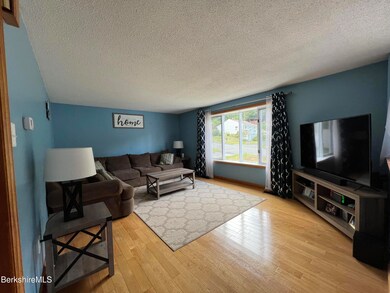 22 Scalise Dr, Pittsfield, MA 01201 - photo 4