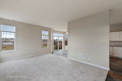 1921 Cobblestone Dr unit 431, Carpentersville, IL 60110 - photo 4