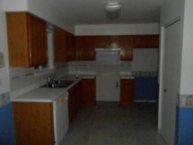 2130 Aberdeen Dr, Carpentersville, IL 60110 - photo 4