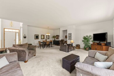 1860 Chase Ln unit 123, Aurora, IL 60502 - photo 4