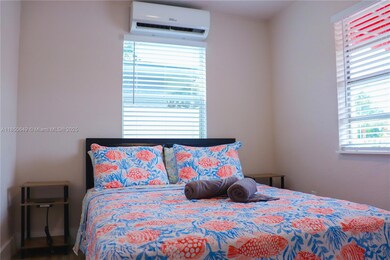 305 Phippen Waiters Rd unit 1, Dania, FL 33004 - photo 6