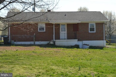 332 Aileen Ave, Strasburg, VA 22657 - photo 6