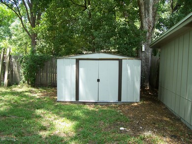 2904 Parr Ct E, Jacksonville, FL 32216 - photo 4