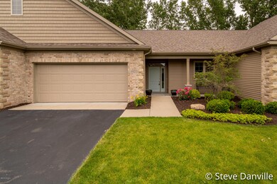 4925 Faringdom Grove-22