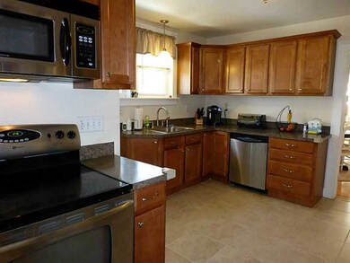 53 Richmond Ave, Barrington, RI 02806 - photo 3